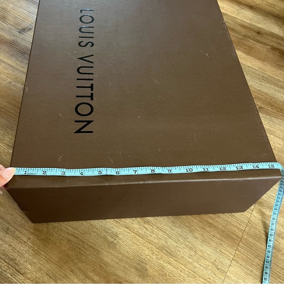 Louis Vuitton Large Box - Picture 9 of 11